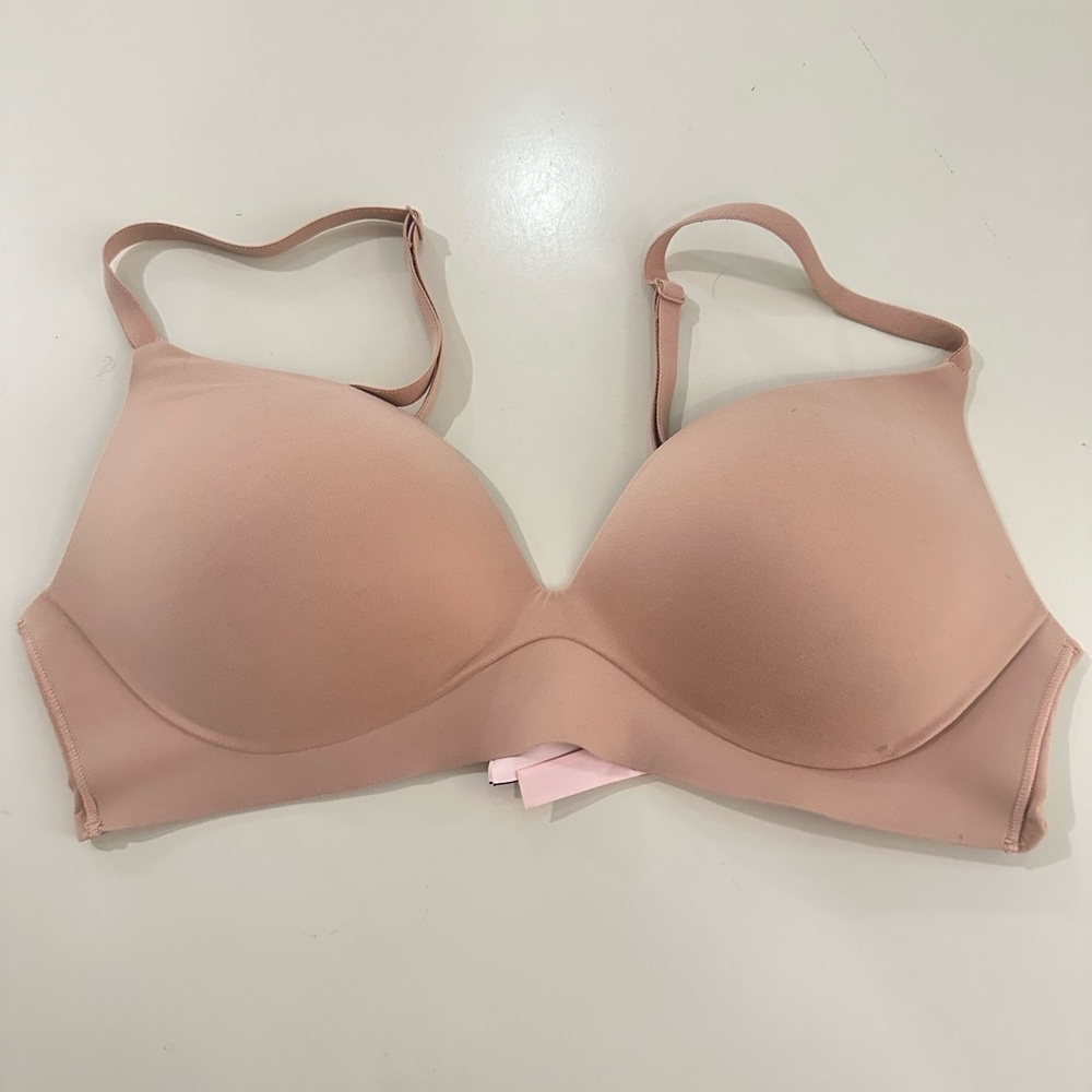 Victoria secret incredible padded no-wire bra 34C